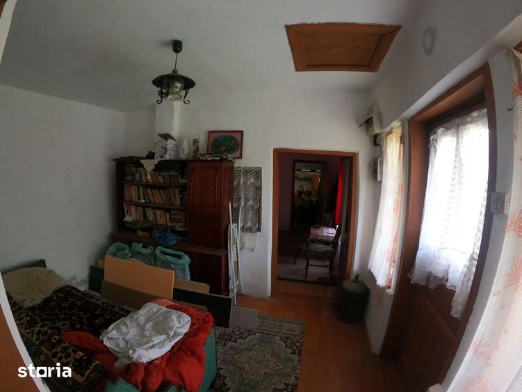 Casă cu 3 camere cu Teren 1038 Mp în Vedea