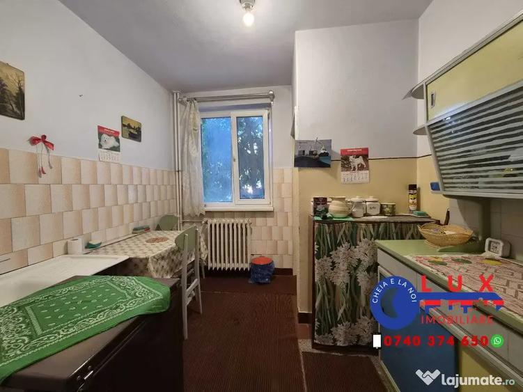 Apartament cu 3 camere semidecomandat în Ultracentral