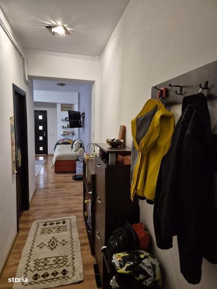 Apartament cu 3 camere decomandat în Tăuți