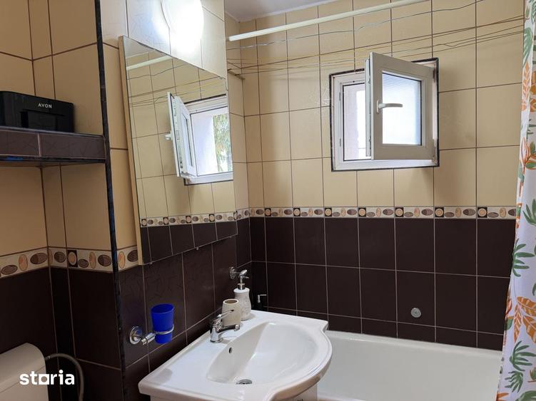 Apartament cu 2 camere decomandat, mobilat în Valea Aurie