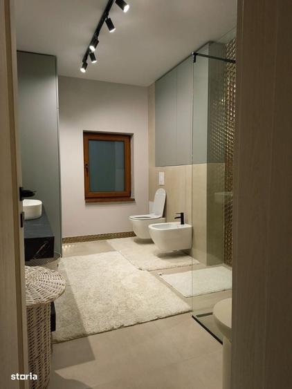 Casă cu 4 camere cu Teren 360 Mp în Craiovei