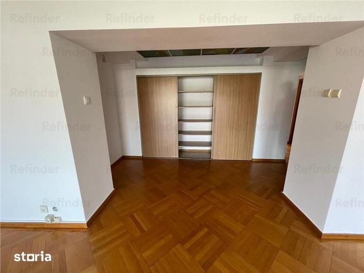 Apartament cu 3 camere decomandat în Centrul Civic