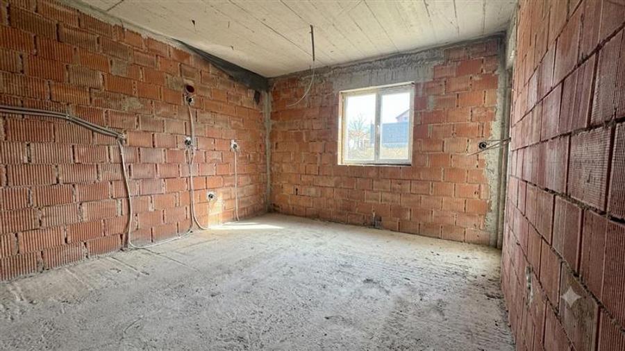 Casă individuală cu 4 camere cu Teren 750 Mp în Popricani
