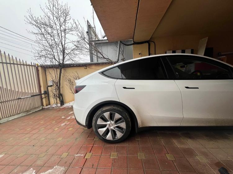 Casă individuală cu 8 camere cu Canalizare în Afumați