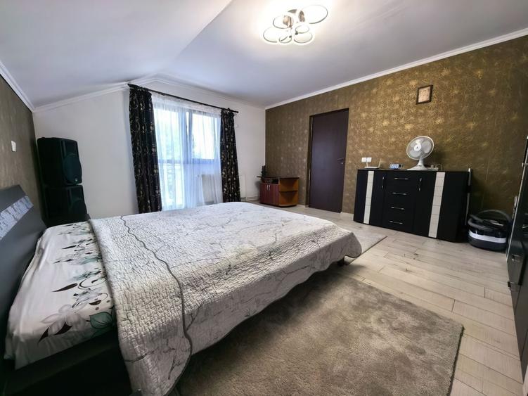 Duplex cu 3 camere cu Canalizare în Vișan