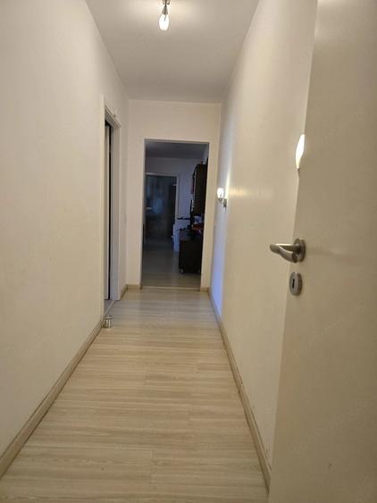 Apartament cu 3 camere semidecomandat în Gheorghe Lazăr