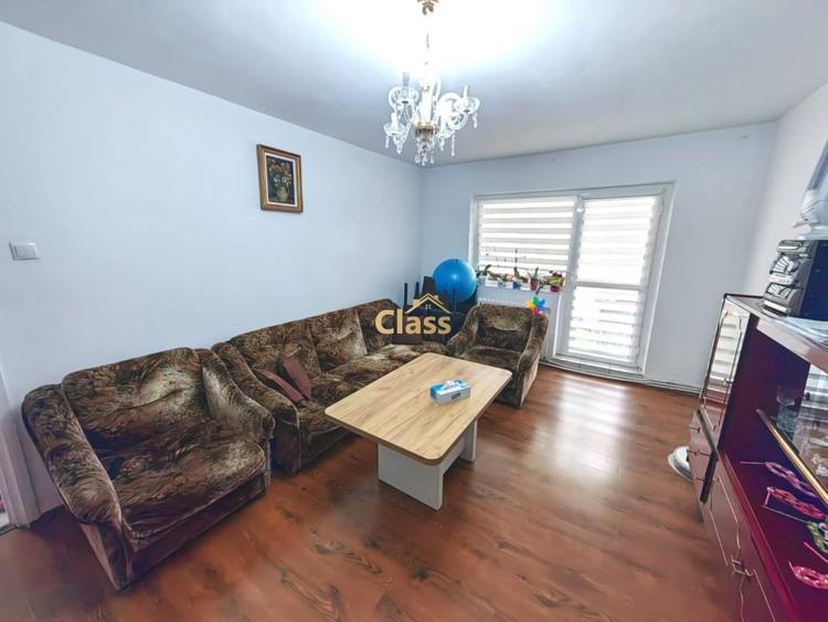 Apartament cu 4 camere decomandat, mobilat în Mărăști