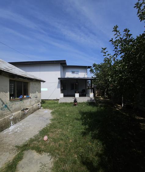 Casă cu 2 camere cu Teren 524 Mp în Poienarii Burchii
