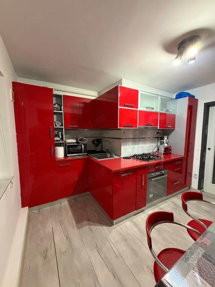 Apartament cu 4 camere decomandat în Central