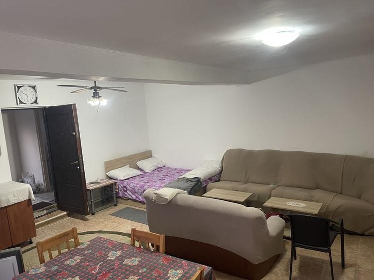 Garsonieră decomandată în Central