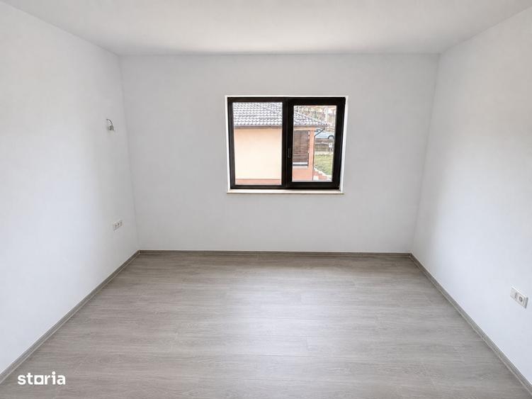 Casă cu 4 camere în Valea Lupului