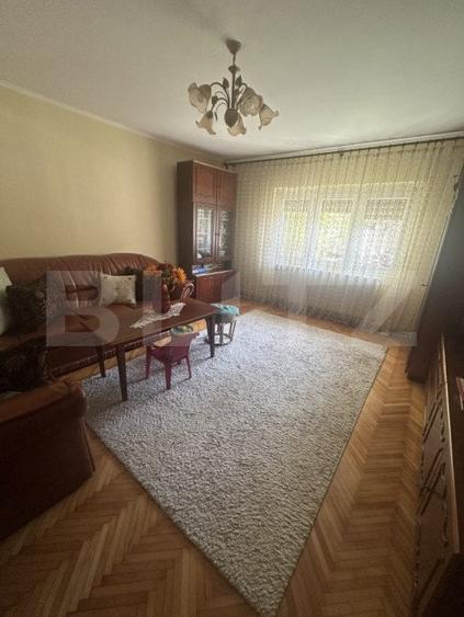 Apartament cu 3 camere decomandat, mobilat în Micro 16 — fotografia 1