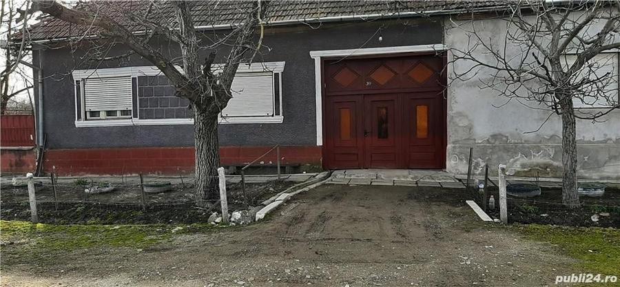 Casă cu 5 camere în Aldești