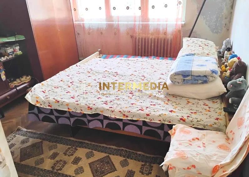 Apartament cu 2 camere decomandat, mobilat în Cetate