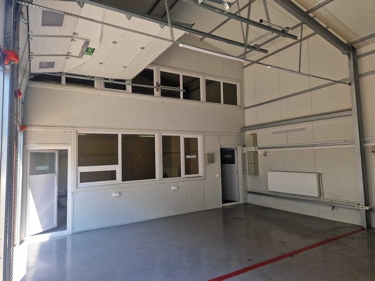 Proprietar inchiriez spatiu comercial Targu din Vale - 6