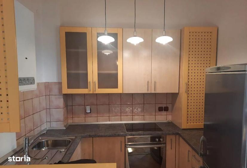 Apartament cu 3 camere decomandat în Exterior Vest
