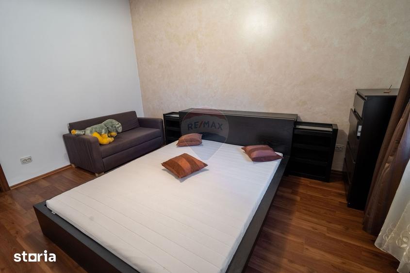 Casă cu 5 camere cu Teren 500 Mp în Brănești