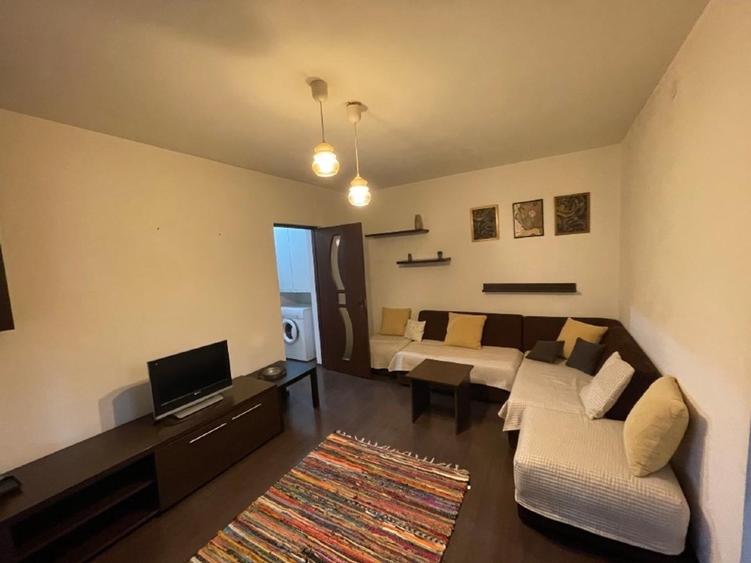 Apartament cu 2 camere semidecomandat, mobilat în Domenii
