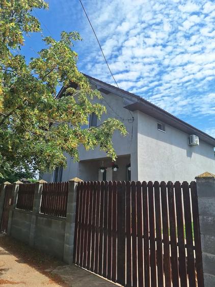 Casă cu 5 camere cu Teren 400 Mp în Șofronea