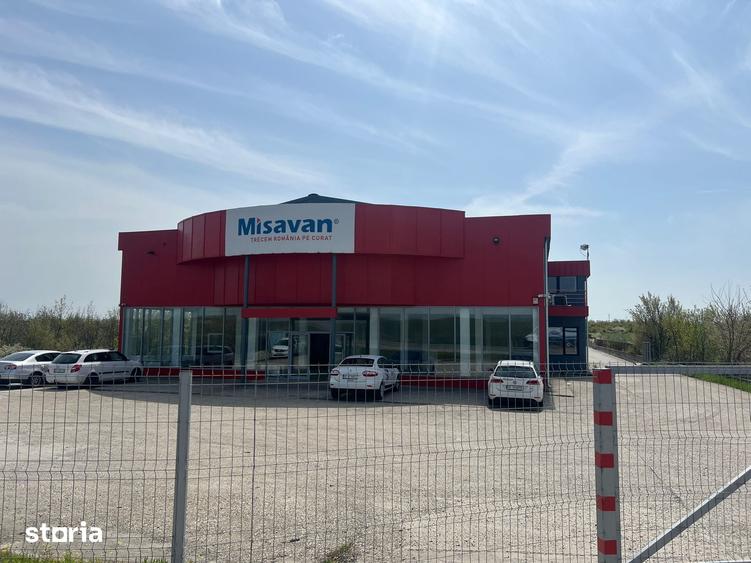 Spațiu comercial, de 2,100 mp, în Pielești