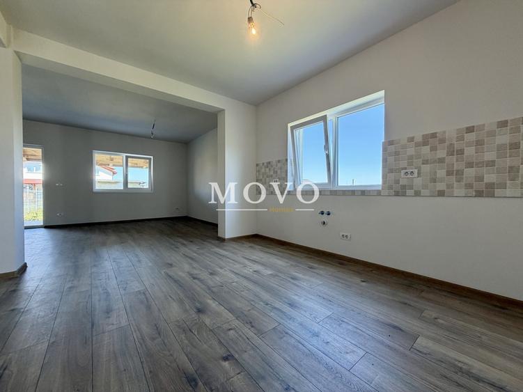 Duplex cu 4 camere cu Canalizare în Moșnița Nouă
