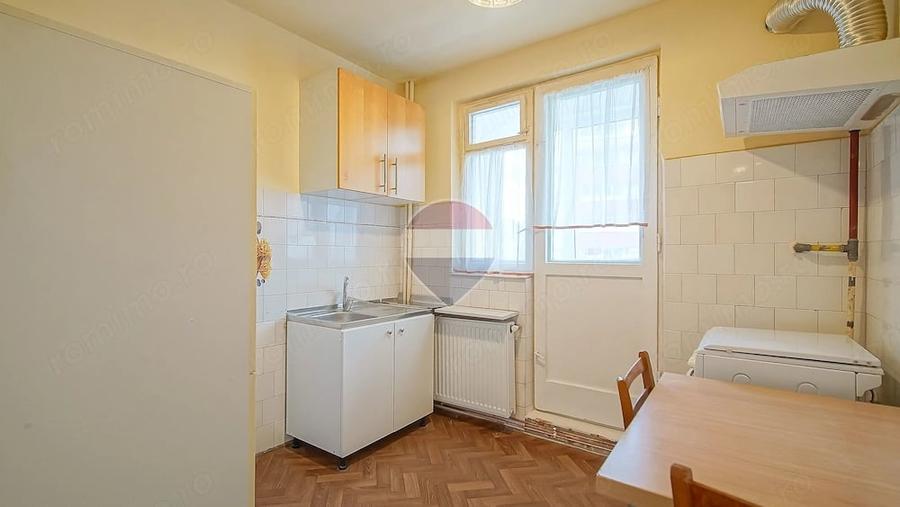 Apartament cu 2 camere semidecomandat în Florilor