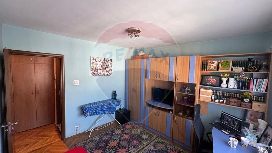 Apartament cu 3 camere decomandat, mobilat în Ultracentral