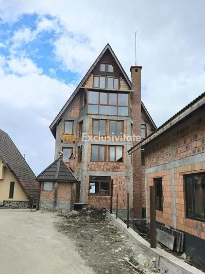 Hotel/Pensiune, de 706 mp, în Rânca