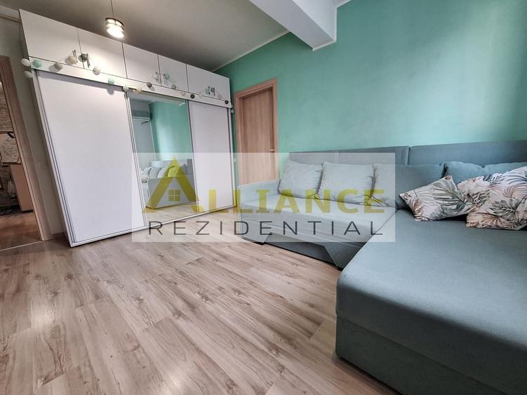 Apartament cu 2 camere semidecomandat, mobilat în Central
