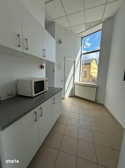 Spațiu comercial, de 230 mp, în Central