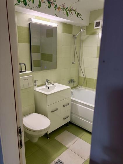 Apartament cu 2 camere decomandat, mobilat în Central
