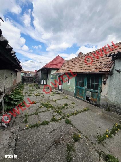 Casă cu 2 camere cu Teren 493 Mp în Central