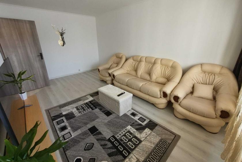 Apartament cu 3 camere decomandat în Păulești