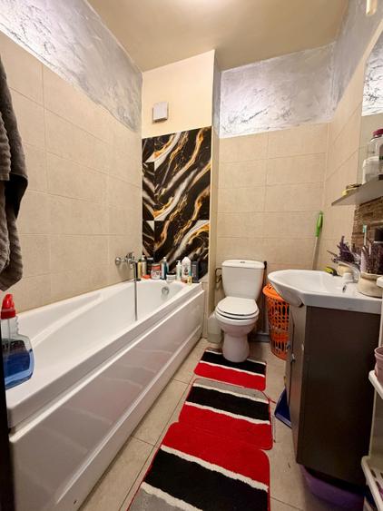 Apartament cu 3 camere decomandat în Dudu