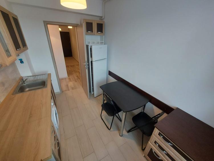 Apartament cu 2 camere decomandat în Păcii