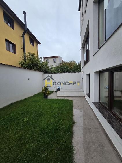 Casă individuală cu 5 camere cu Canalizare în Theodor Pallady