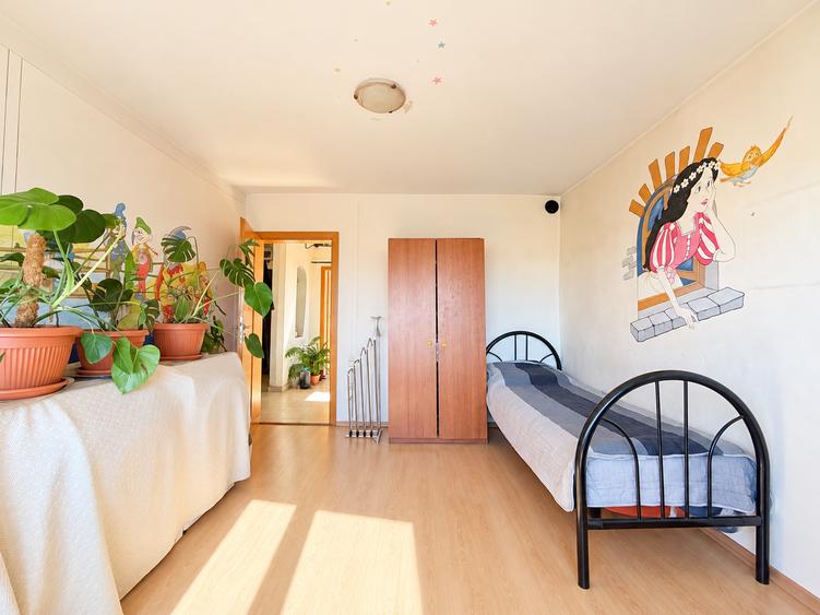 Apartament cu 3 camere decomandat în Șagului