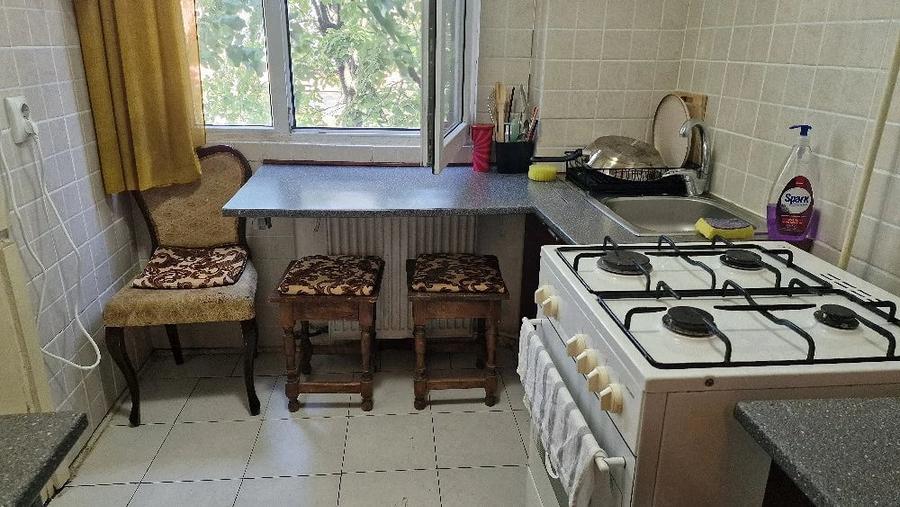 Apartament cu 2 camere semidecomandat în Olimpia-Stadion