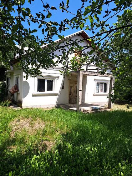 Casă cu Teren 3780 Mp în Hulubești