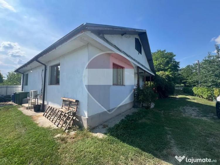 Casă cu 3 camere cu Teren 2244 Mp în Jorăști