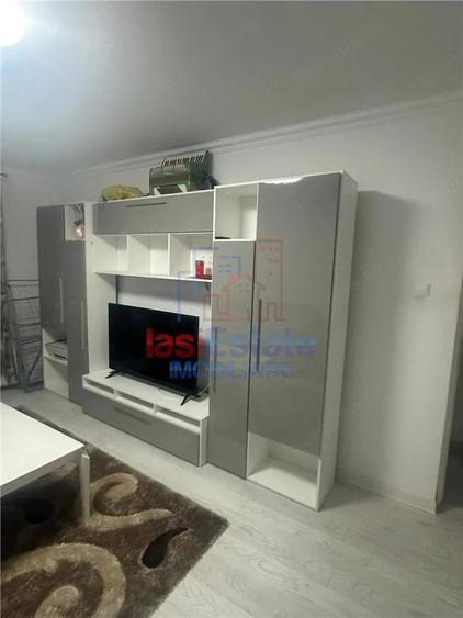 Apartament cu 3 camere decomandat în Filiași