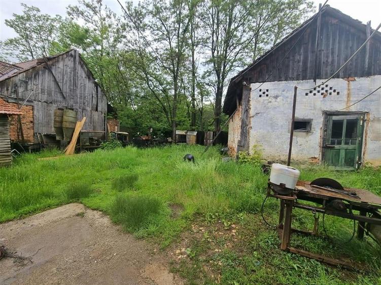 Casă individuală cu 2 camere cu Teren 382 Mp în Șinca Nouă