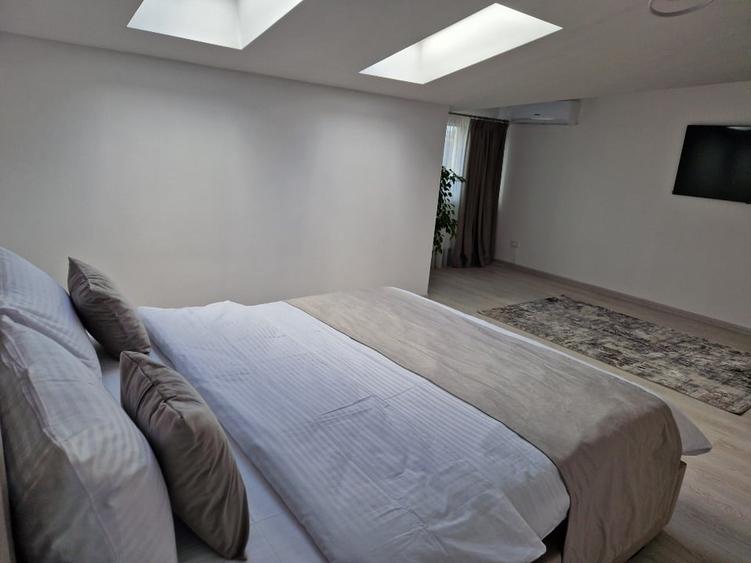 Casă cu 5 camere cu Teren 160 Mp în Central