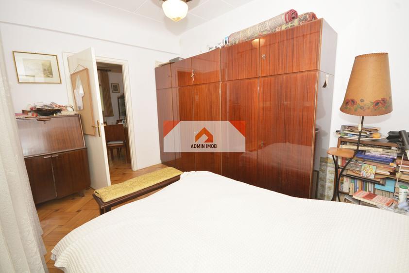 Apartament cu 3 camere semidecomandat în Dacia
