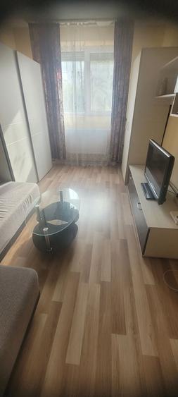 Garsonieră decomandată în Rogerius