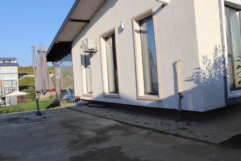 Casă individuală cu 3 camere cu Canalizare în Vișan