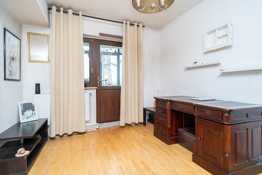 Apartament cu 3 camere, mobilat în Bucium