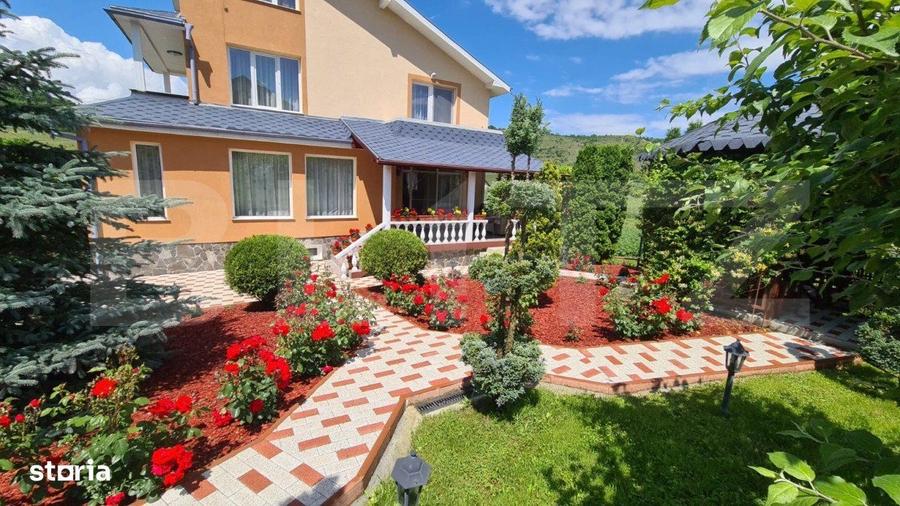 Casă cu 4 camere în Ivănești
