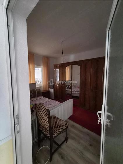 Casă cu 5 camere cu Teren 350 Mp în Variaș