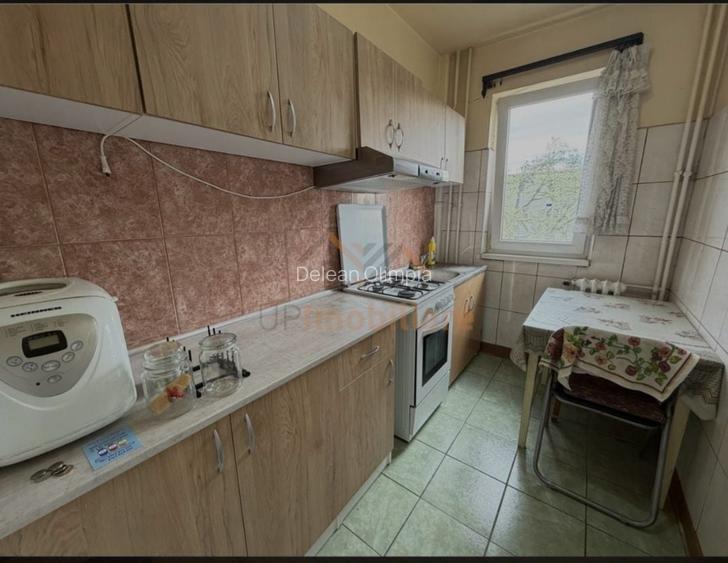 Vand apartament 2 cam conf 2, semidecomandat, et 3 din 4, Str Italiana , langa bloc Master.